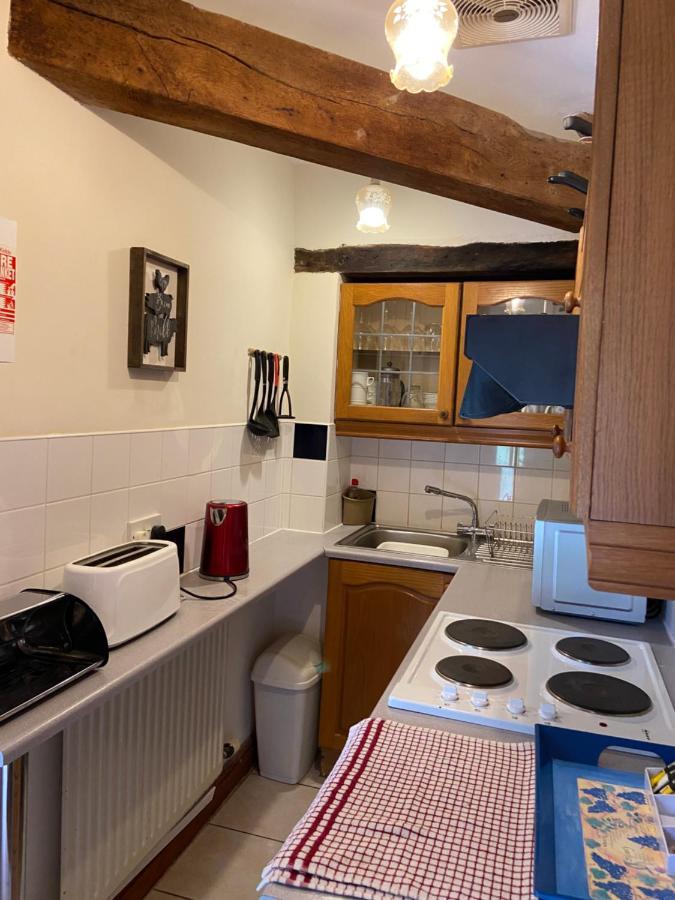 Tupenny Cottage, Old Mill Farm, Cotswold Water Park Cirencester Ngoại thất bức ảnh